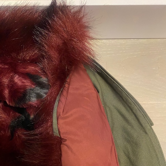 AVEC LES FILLES olive military coat with burgundy faux fur lining. Size XS - Picture 4 of 15